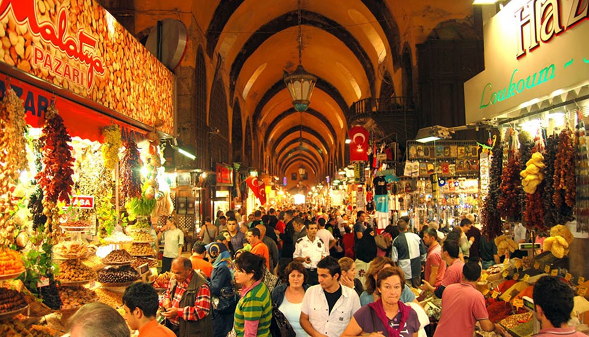 Spice Bazaar & Bosphorus Tour (Half Day Morning)